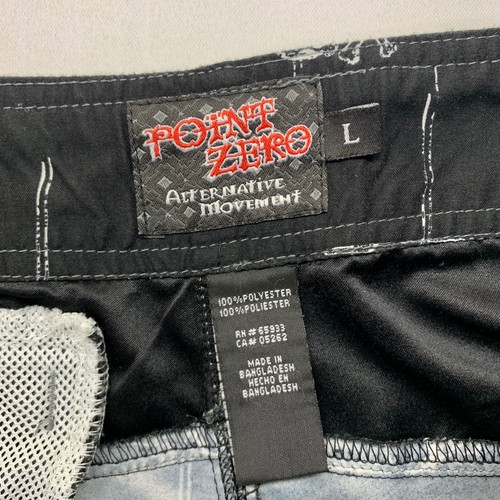 Vintage Point Zero Alternative Movement Skull Board Shorts Large Swim Trunks Y2k - Picture 2 of 7