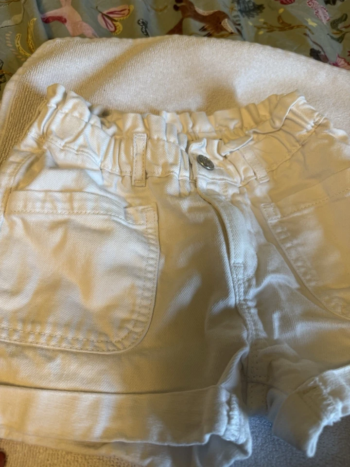 Paquete de pantalones cortos Gap para niños y niñas talla 5 Foto 2 de 4