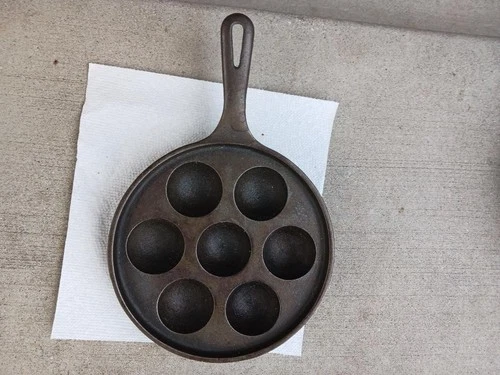 VINTAGE GRISWOLD #962A NO. 32 CAST IRON AEBLESKIVER EGG POACHER PAN SKILLET
