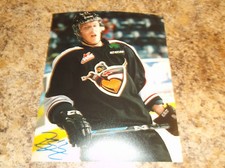 TYLER BENSON VANCOUVER GIANTS SIGNED 8 X 10 MATTE PHOTO 2016 NHL TOP 5 PICK (6)