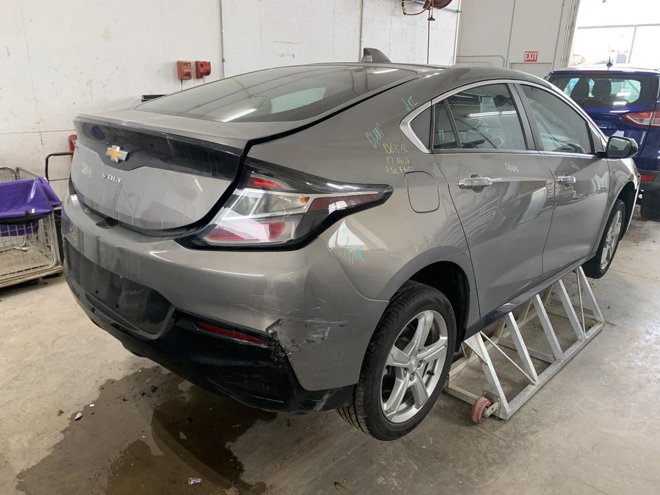 Used Fuel Pump Control Module fits: 2017 Chevrolet Volt Fuel Pump center trunk f Foto 3 de 4