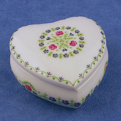 Lg Porc Leclair Limoge ''Rose & Fleur'' Heart Trinket Box