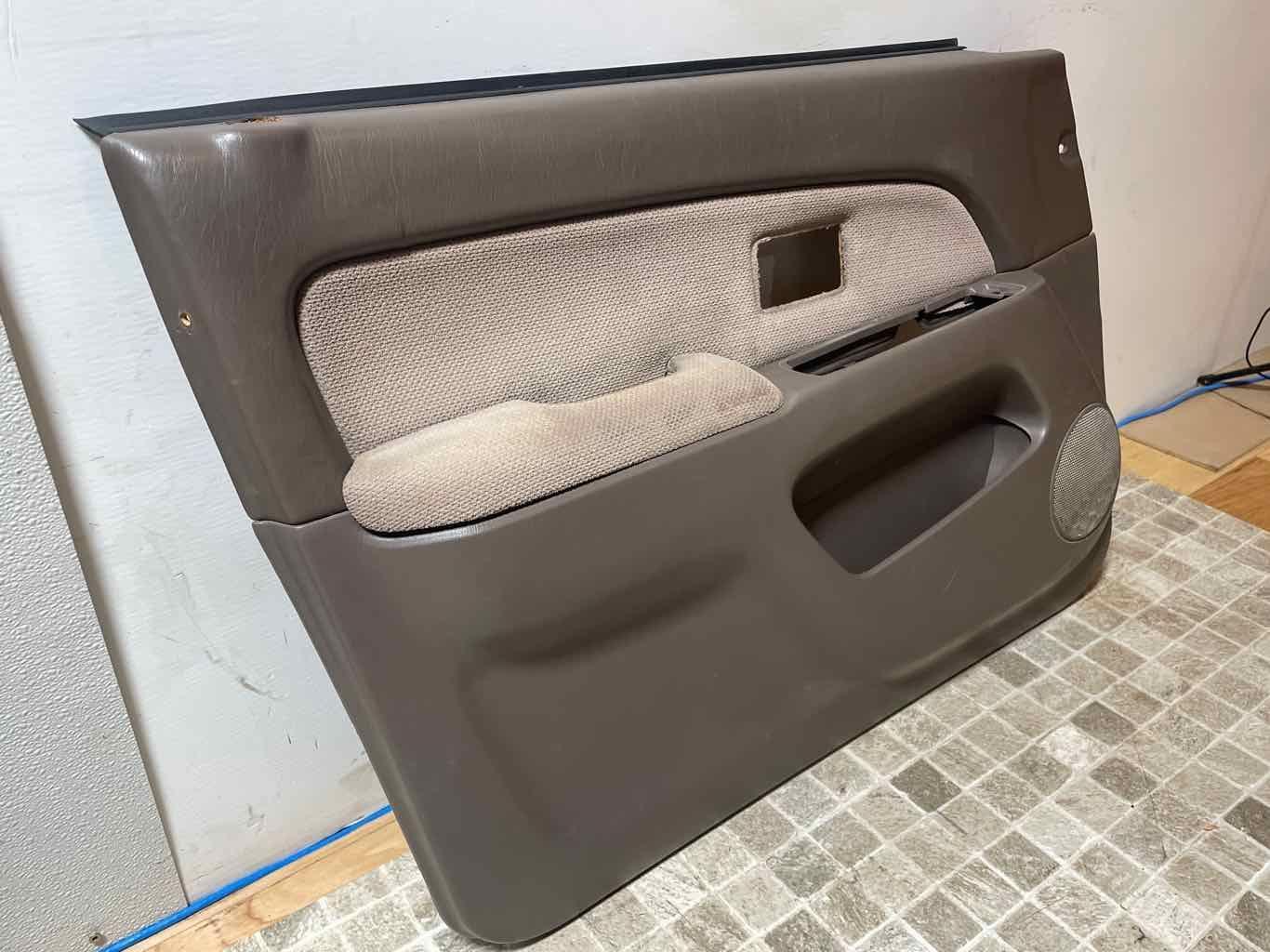 Front LH Driver Door Trim Panel 6776435040 Fits 1996 2002 TOYOTA