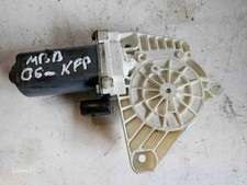 MERCEDES-BENZ B W246, W242 Fensterhebermotor vorne links 996138-101 34681847