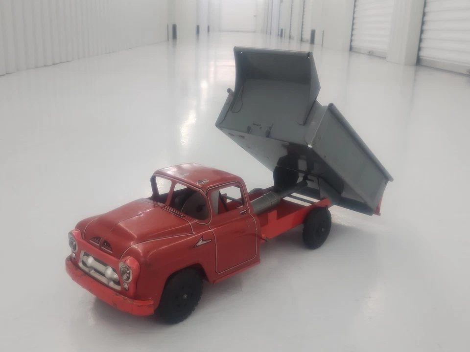 Camión de volteo hidráulico de acción mecánica MARX de los años 50 - BUEN ESTADO Foto 2 de 4