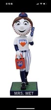 Mrs. Met Gives Back Bobblehead NY Mets 8/13 Giveaway