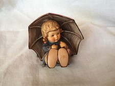 Hummel Figur 152/B/2/0 Geborgen Mädchen 9 cm. 1 Wahl - Top Zustand