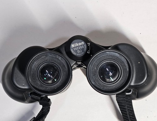 Nikon Action 7x35 binocolo 9,3° con custodia imbottita e cinturino - Foto 7 di 12