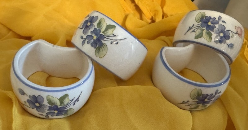 Nikko Blue Peony Ceramic napkin rings set of 4