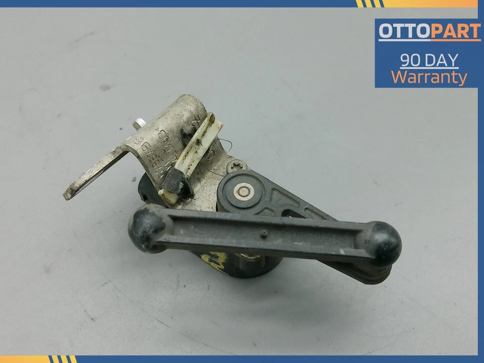 Sensor de nivelación de faros traseros derechos BMW 550I GT 650i Gran 2010-2015 OEM 6784075 Foto 4 de 4