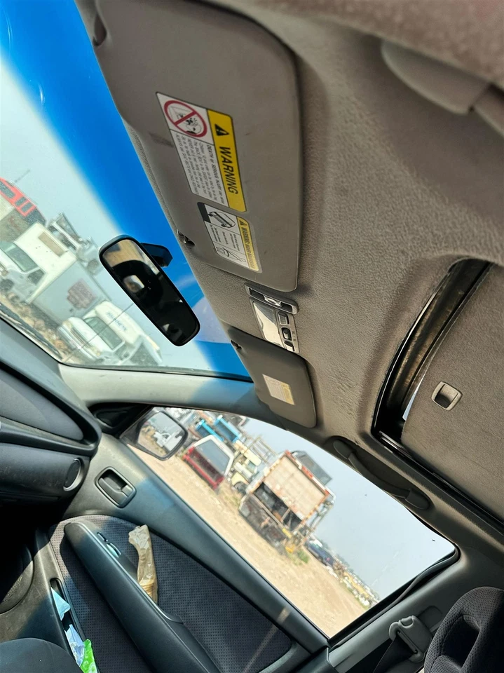 Used Rear Left Door Assembly Rear Side fits: 2004 Mitsubishi Outlander electric Foto 2 de 4