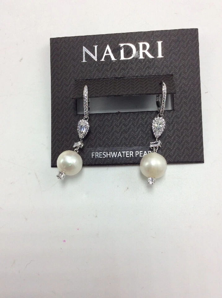 $65 Nadri Pendientes colgantes largos de perlas de agua dulce tono plata #555 Foto 3 de 4