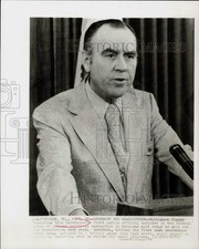 1973 Press Photo Dale Anderson holds news conference in Towson, Maryland. 1973 Press Photo Dale Anderson holds news conference in Towson, Maryland.