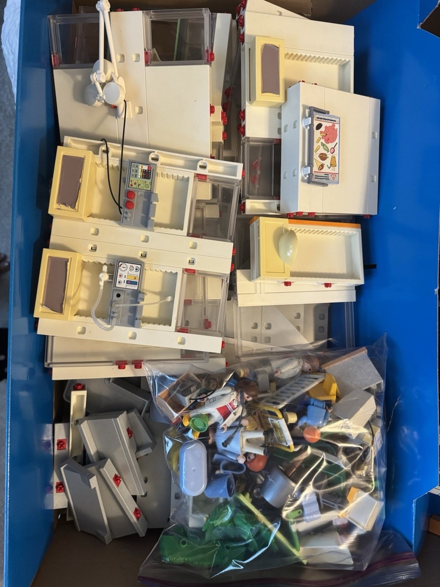 PLAYMOBIL Hospital Clinic 4404 Nearly Complete With Extras PLAYMOBIL Hospital Clinic 4404 Nearly Complete With Extras