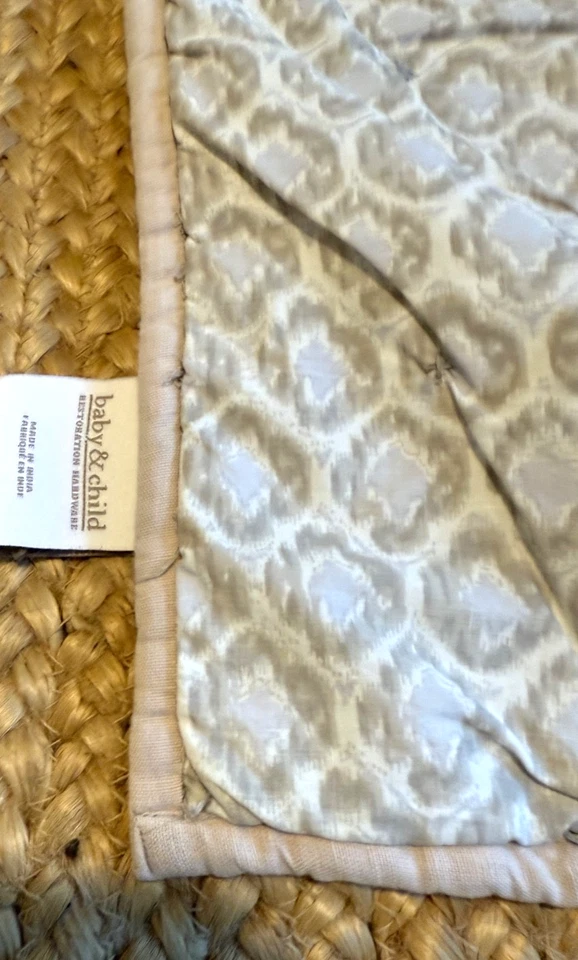 NUEVO Restauración Hardware Restauración Restauración Herrajes Impresión Ikat Lila COLCHA PARA NIÑOS PEQUEÑOS Foto 2 de 4