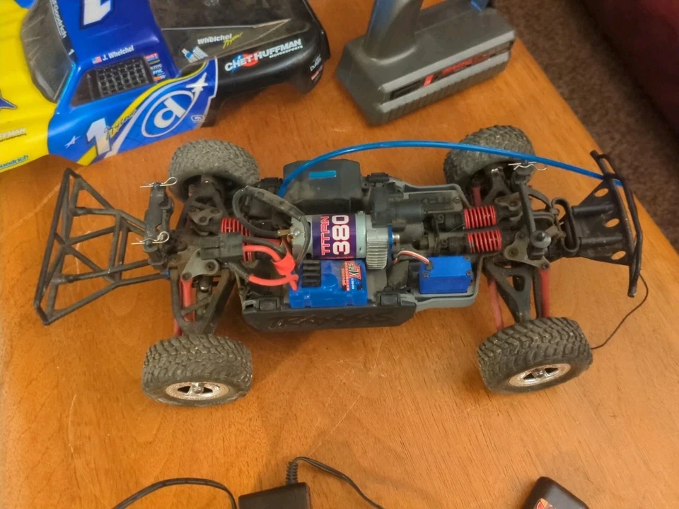 Traxxas SLASH 1/16th Scale 4x4 - Image 3 of 4