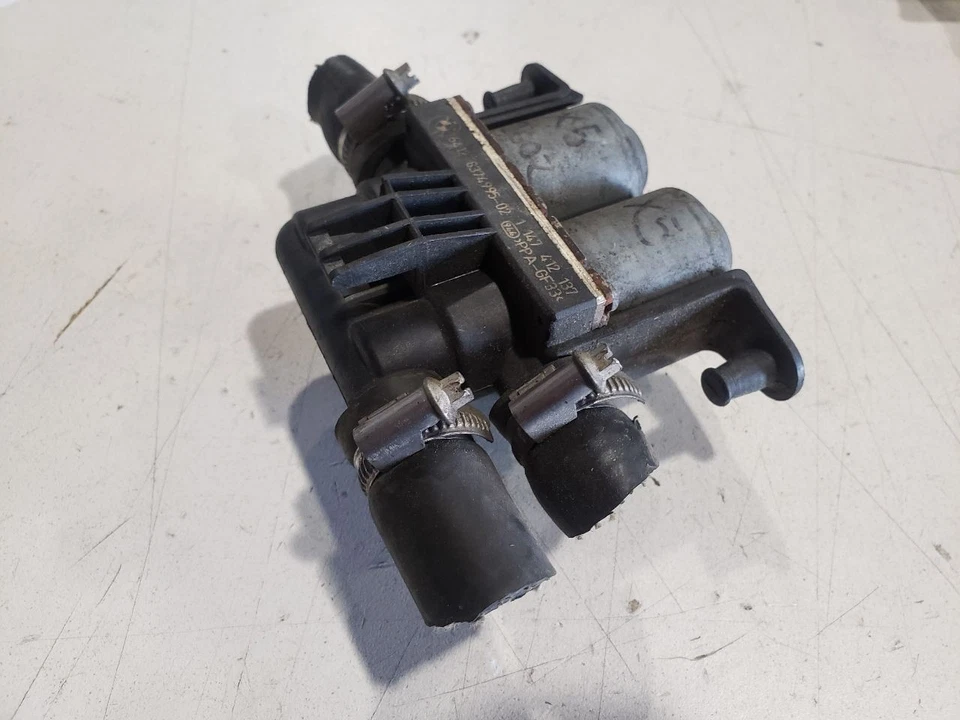 Válvula de control de calefacción, bomba de agua auxiliar - BMW X5 2002 - OEM 8374995 Foto 4 de 4