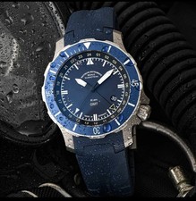 Mühle Glashütte Herrenuhr Titan Seebataillon GMT 30 bar wasserdicht Faltschließe
