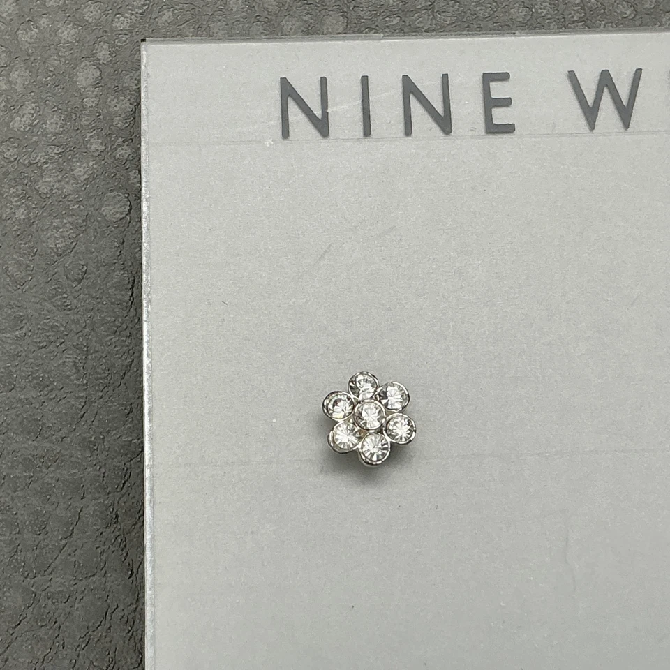 Pendientes Nine West Flor Cristal Tono Plata Cierre Mariposa 1/4 Pulgada Foto 3 de 4