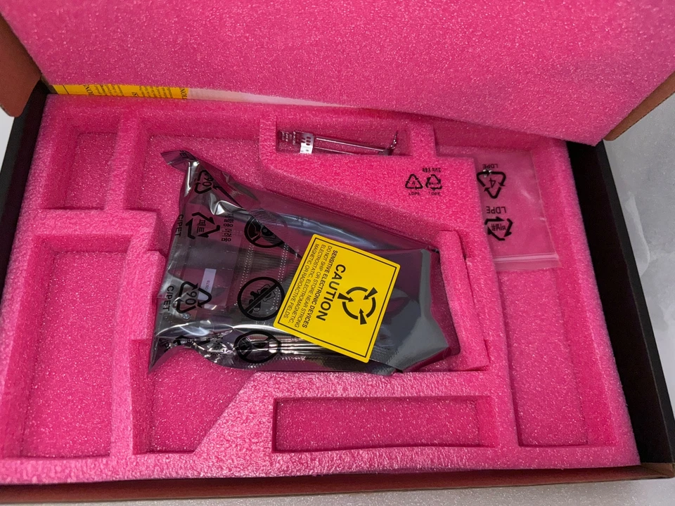 NEW Microchip Adaptec HBA Ultra 1200-16e 1200U16EXS Tri-mode Storage Controller - Image 4 of 4