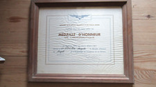 A1) Gerahmtes Diplom UNTER GLAS Ehrenmedaille Luftfahrt Medaille