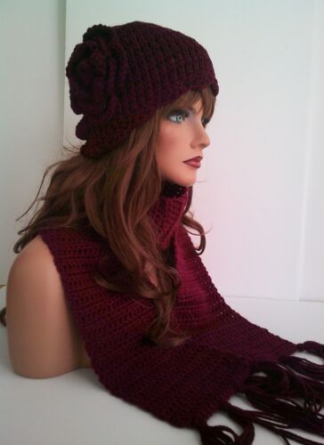 SET CAPPELLO E SCIARPA VINO MERLOT A MANO ALL'UNCINETTO FIORE BERRETTO BERRETTO DA SCI TAM - Foto 2 di 6