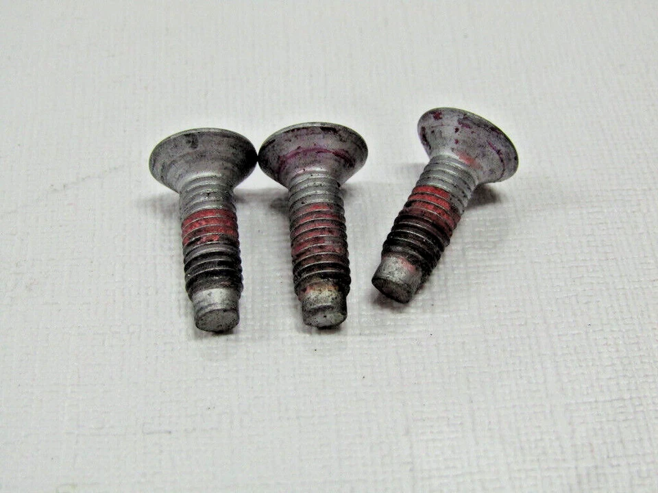 Subaru Impreza 1998-2001 Juego de 3 puertas pestillo cerradura montaje tornillo perno OEM Foto 2 de 4