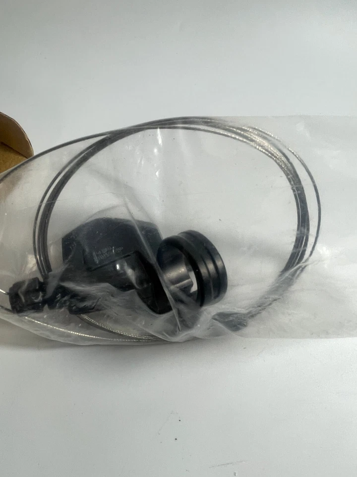 microSHIFT XCD Right Trigger Shifter, 11-Speed Mountain, Compatible with Shimano - Image 2 of 4