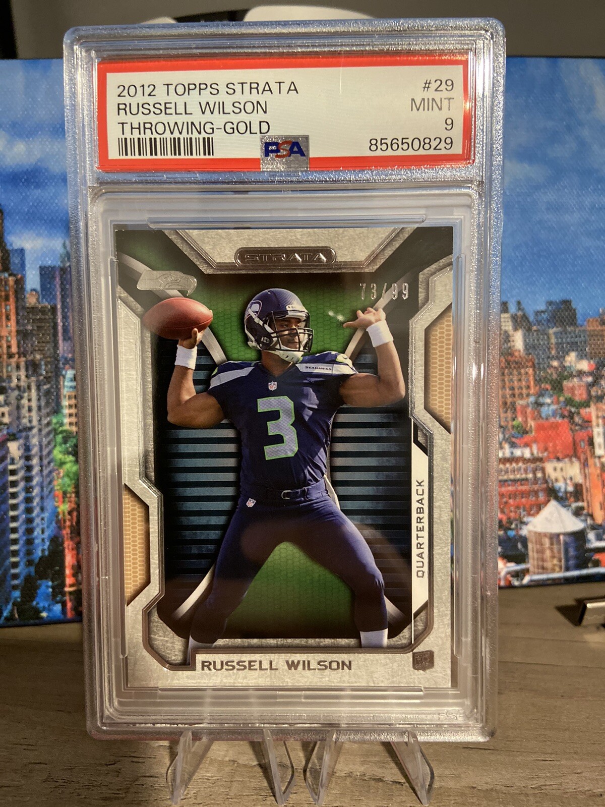 Russell Wilson Topps Strata #29 Throwing-Gold