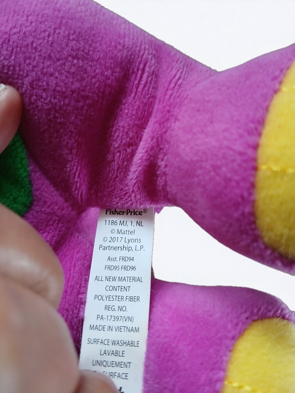 как выглядит Fisher-Price Signing Barney Purple Plush w/ "I Love You" Heart 2017 11" Tall фото