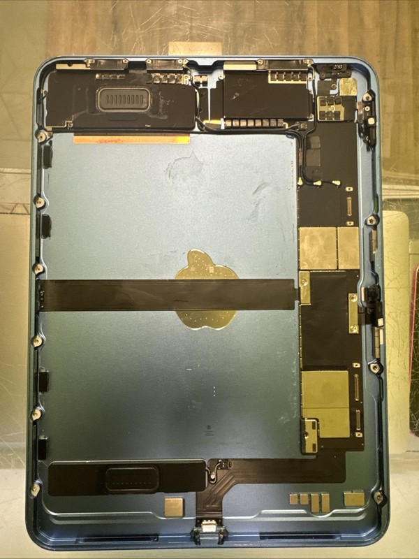ipad 10 (A2696) Frame & Logic Board  (Icloud off, none touch)  read !!!