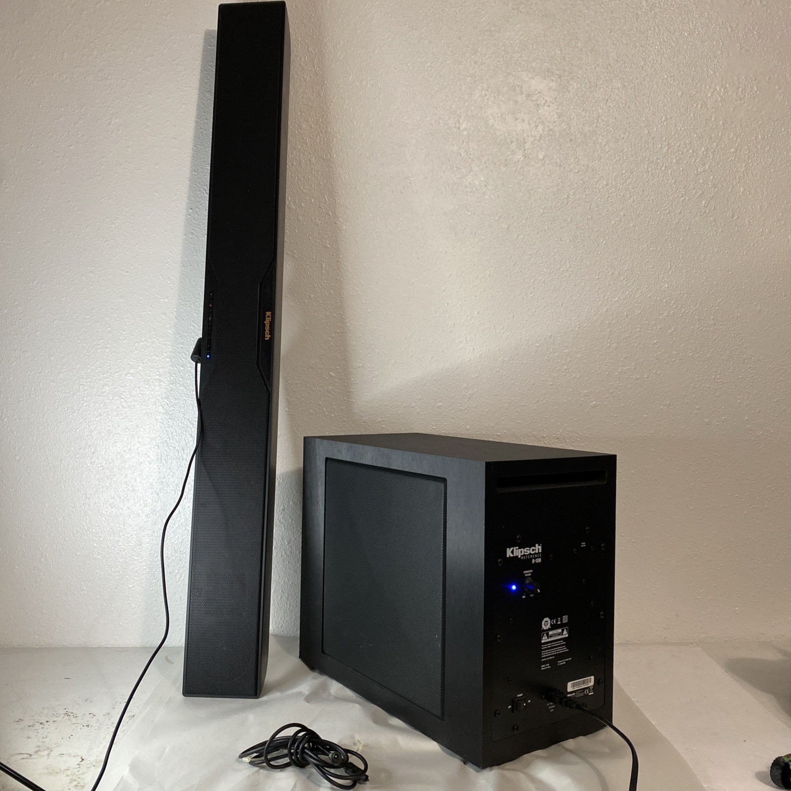 Klipsch R-10B Sound Bar With Wireless Subwoofer - Great Condition Bluetooth Work