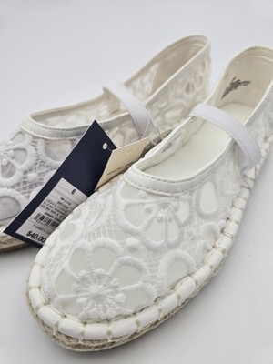 Universal Thread Womens Celia Floral Lace Flat Memory Foam Insole Size 6-6.5 NWT
