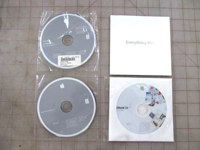 Apple Mac OS X 10.4.8 Common Media Install Disks w/ iWork 06 