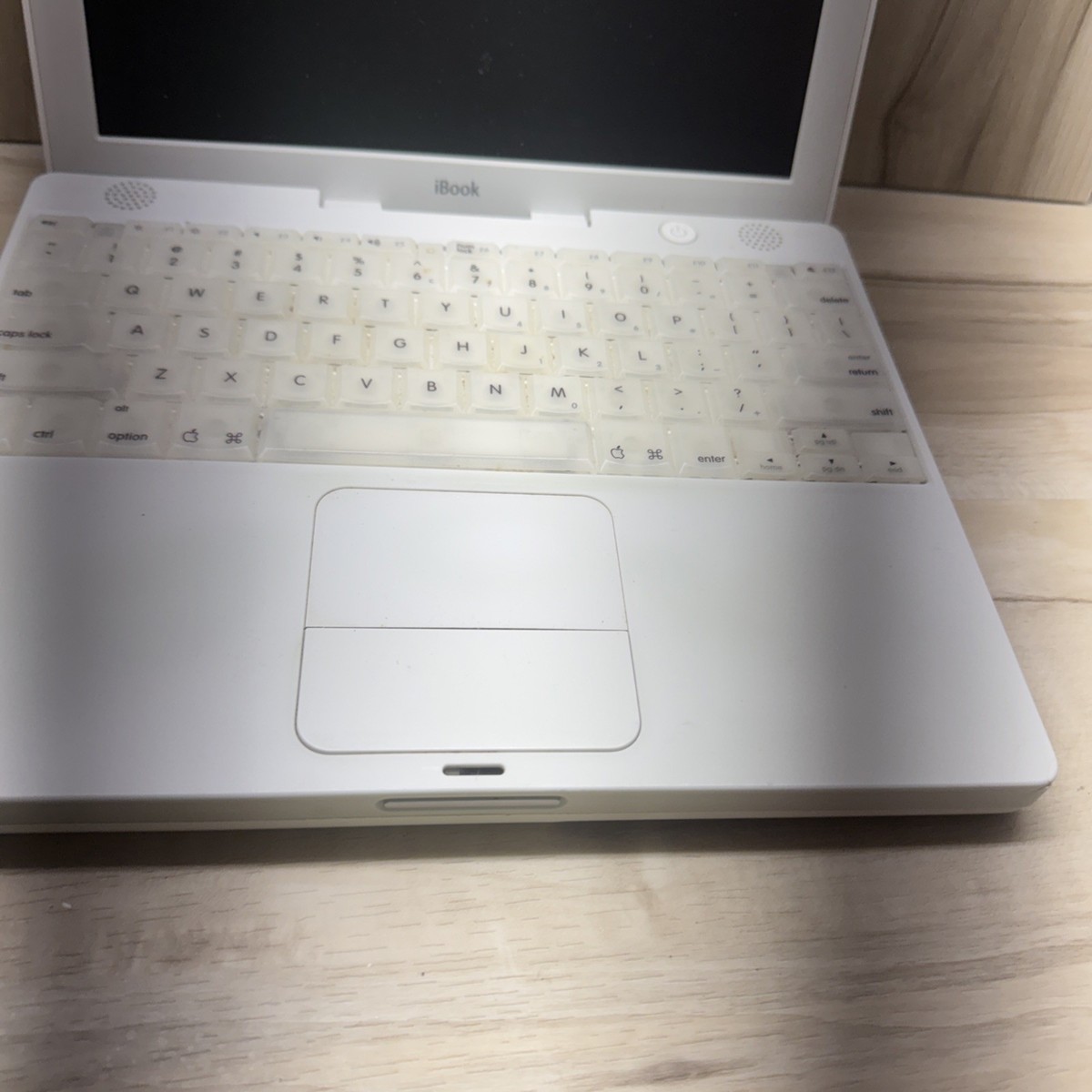 2002 Vintage Apple iBook A1005 700MHz 128MB RAM Laptop NO HDD NO