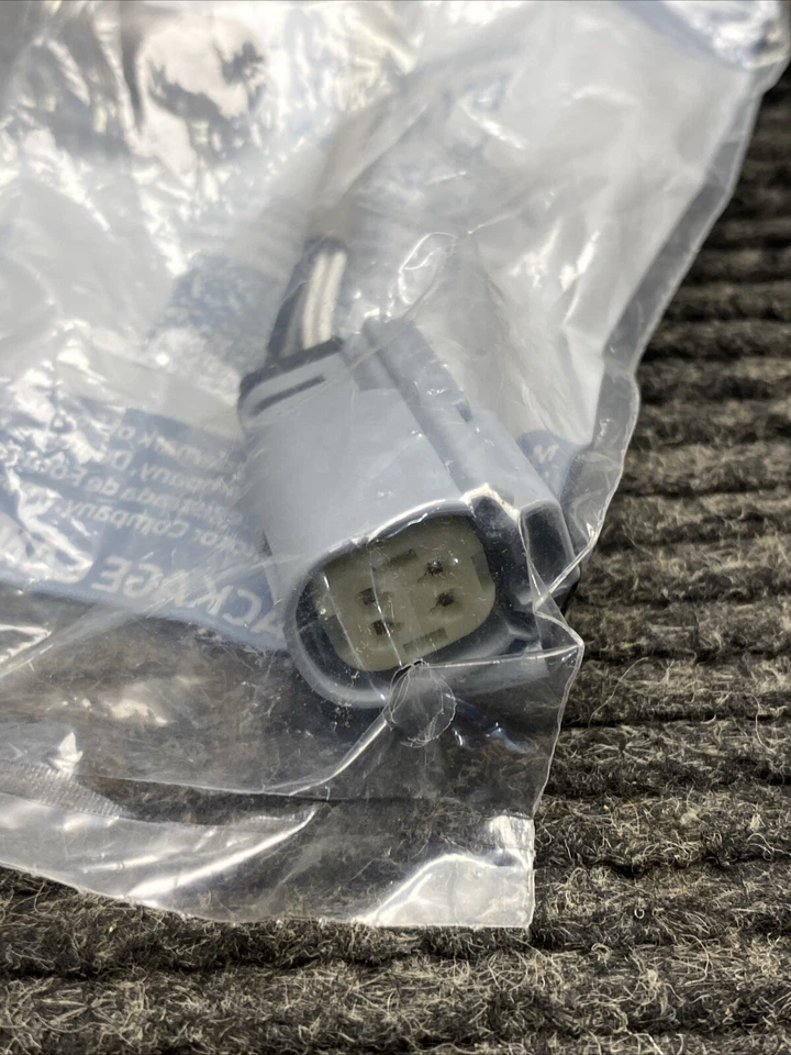 Componentes de emisión Ford OEM 05-19 E-350 Super Duty-Lwr oxígeno Snsr HC3Z-9G444-B Foto 3 de 4