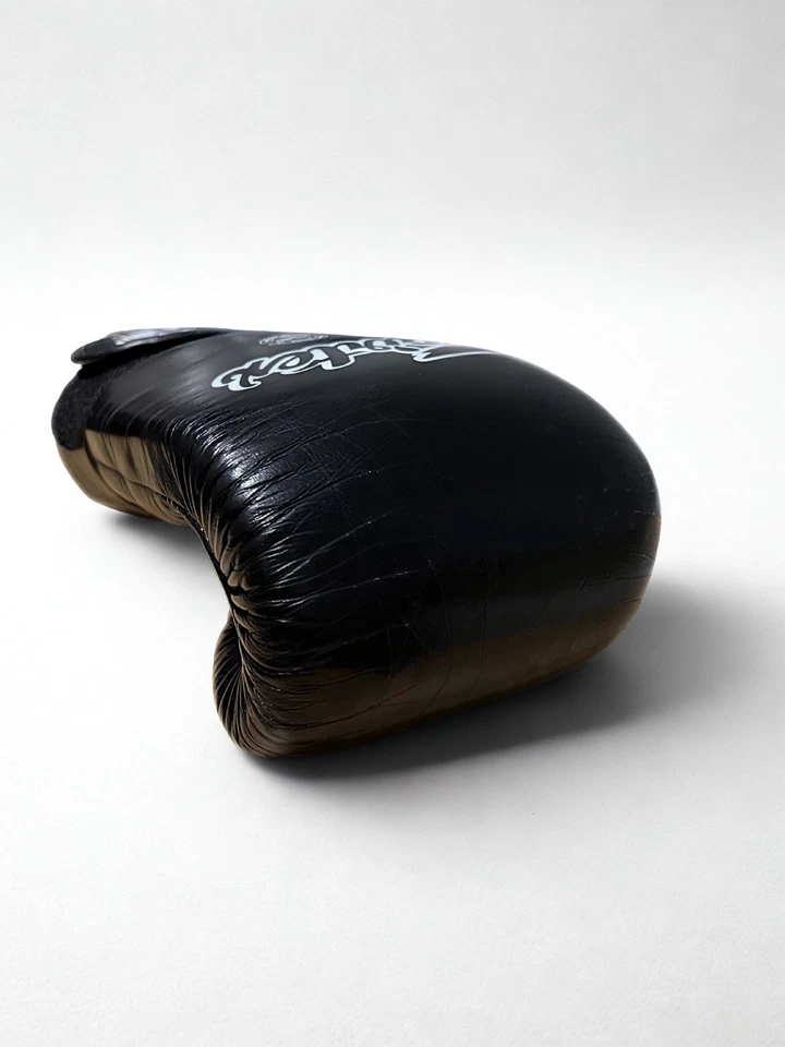 Luvas de boxe Fairtex BGV1 16 oz pretas de muay thai – Usadas, bom estado - Imagem 4 de 4