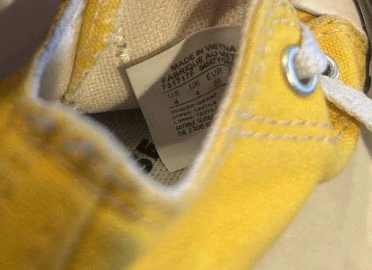 Converse bebé/niño pequeño talla 4 amarillo niño o niña Foto 2 de 4