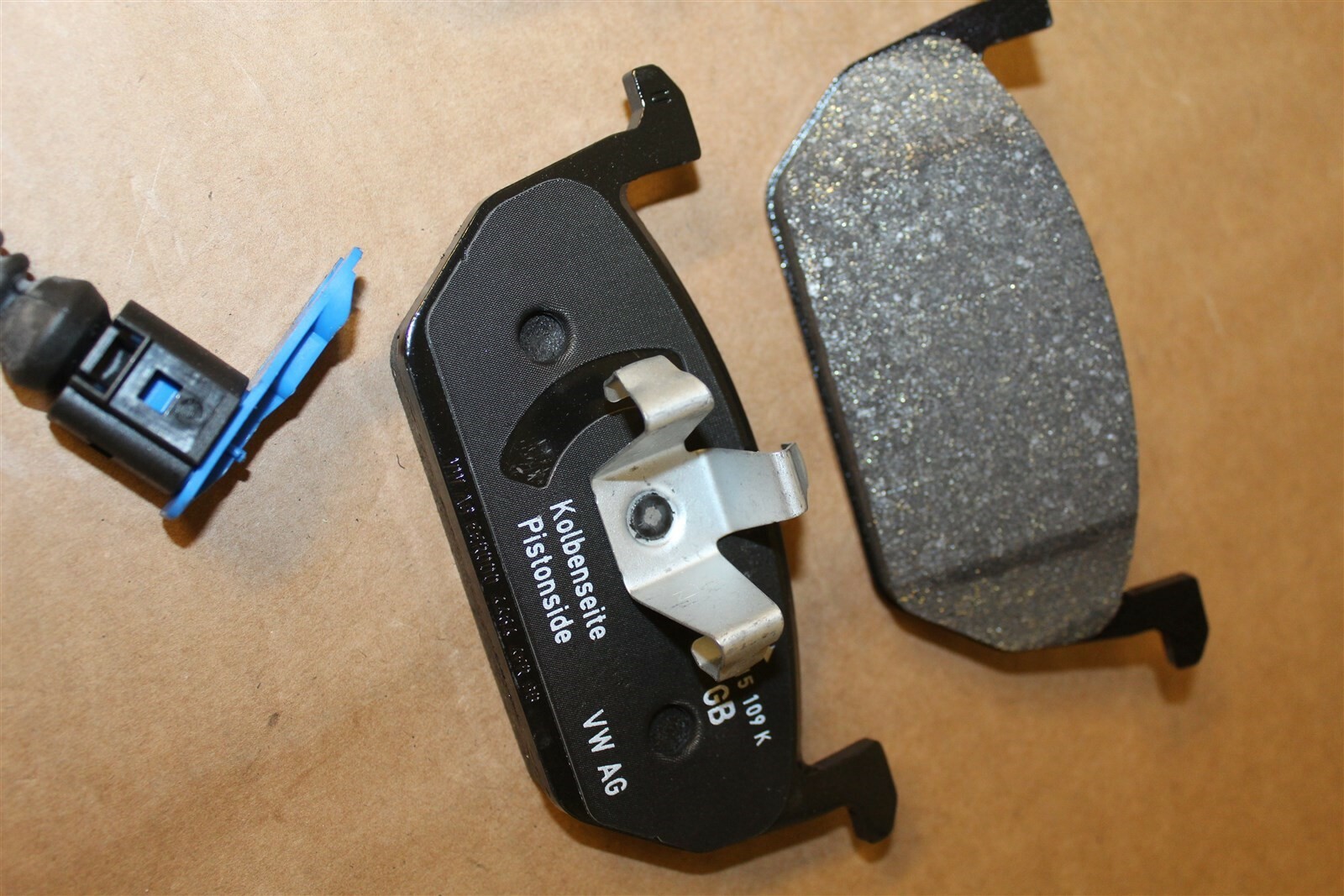 VW Golf Mk7 Audi A3 Front Brake Pads CHECK FIRST 5Q0698151C New genuine