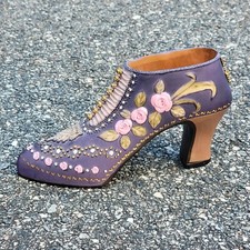 Victorian Style Shoe Purple Floral Roses Decorative Resin Heel Pump
