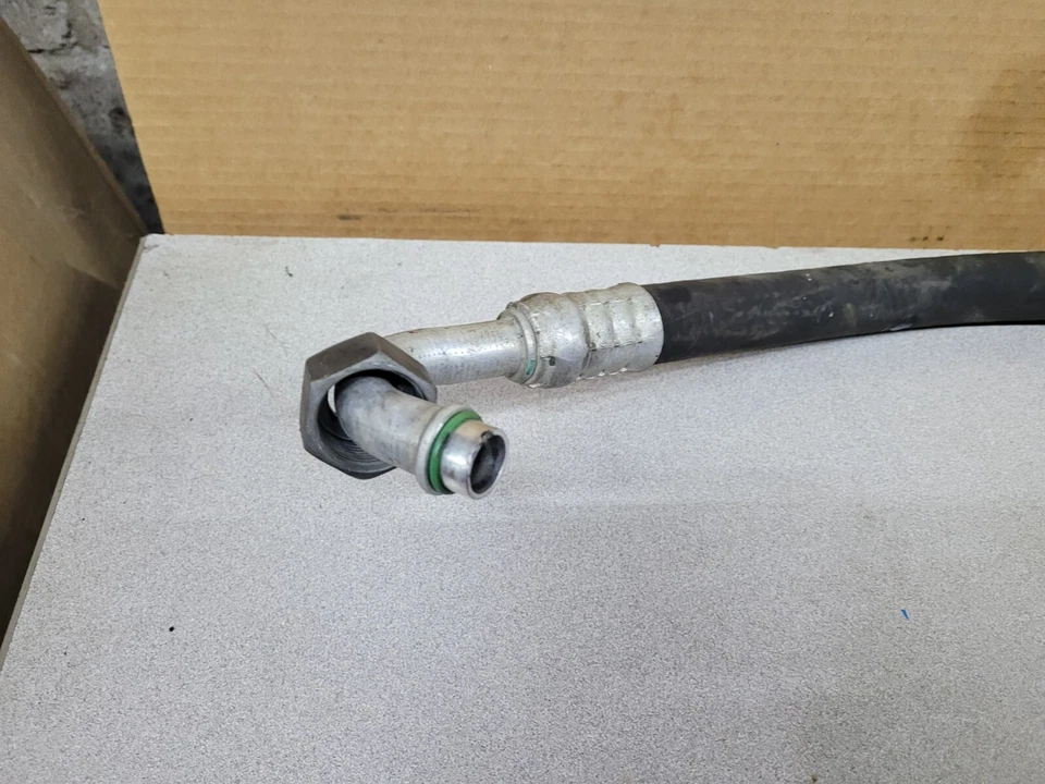 1998-2004 AUDI A6 C5 2.8 V6 - нижний низкого давления переменного тока шланг / линия / труба 4B0260704 - Изображение 2 из 3