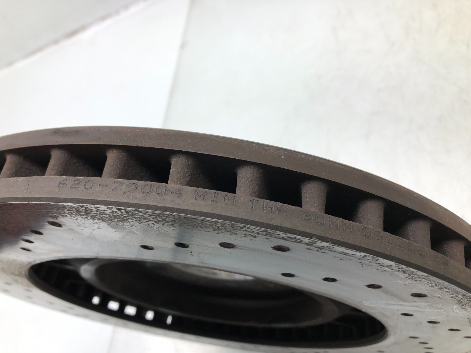 2014-2020 MASERATI GHIBLI S RIGHT PASSENGER FRONT RWD BRAKE ROTOR OEM.