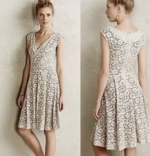 ANTHROPOLOGIE MAEVE Cream Red Brushed Floral Lace Fit Flare Surplice Dress SZ M