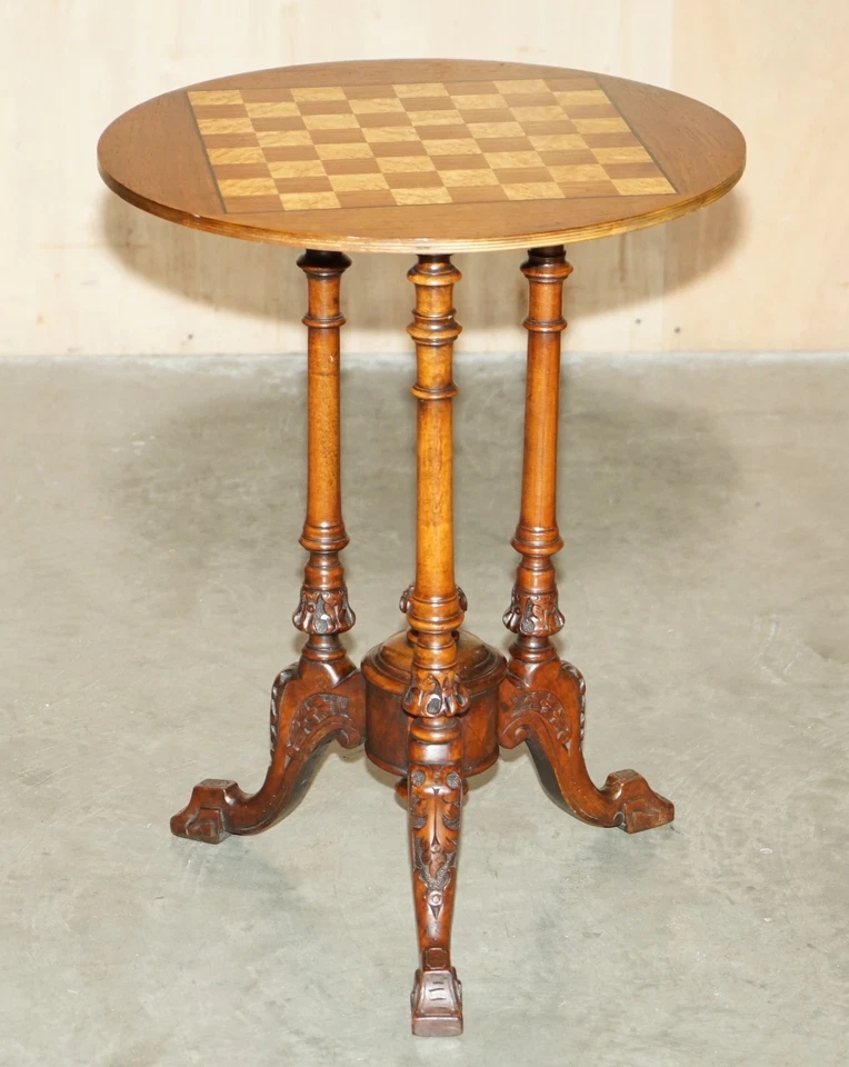 ANTIQUE MAHOGANY SATINWOOD & WALNUT CHESS GAMES TABLE WITH LOVELY TURNED BASE - Image 2 of 4