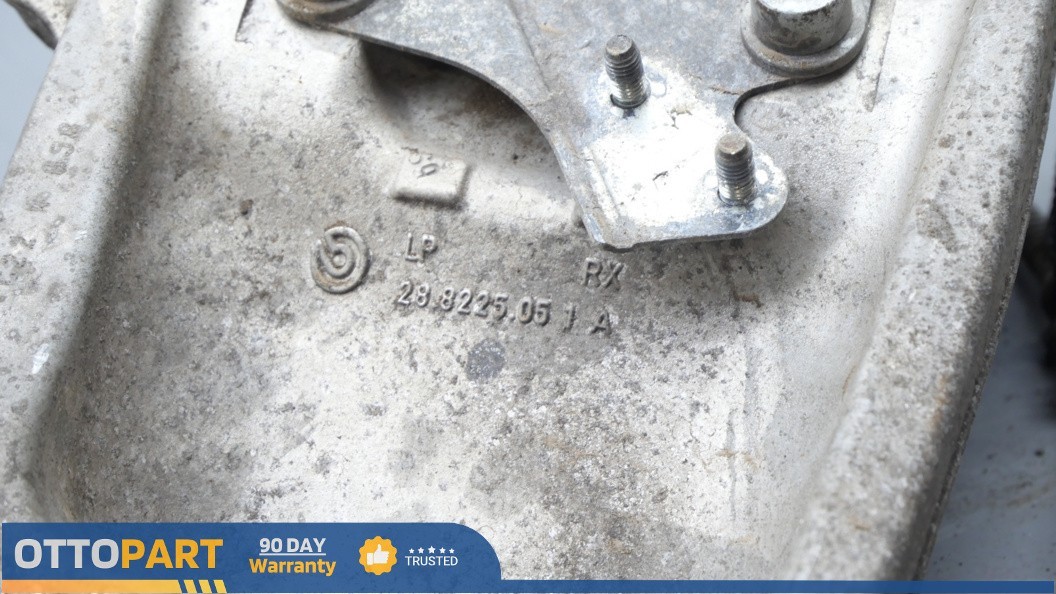 2003-2008 Maserati Quattroporte M139 Front Left Spindle Knuckle Hub Carrier OEM