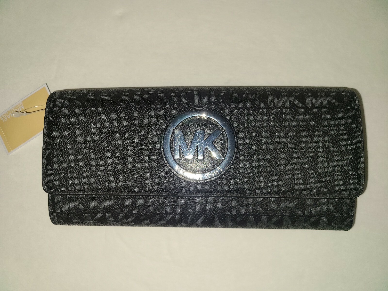 michael kors logo wallet