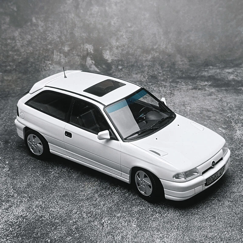 Norev 1/18 Opel Astra Gsi 1991  White Diecast Model Car Gifts For Friends Father - Image 4 of 4