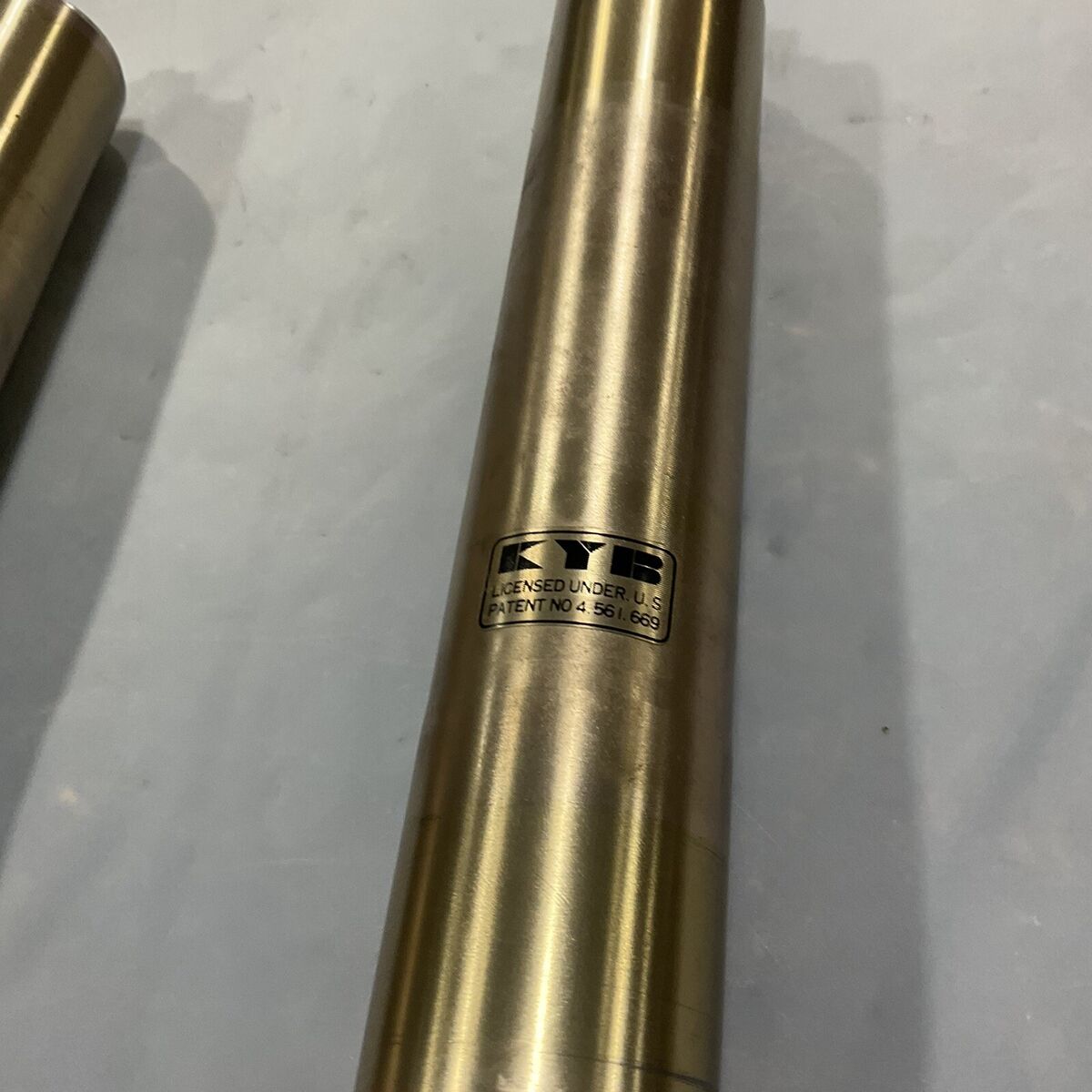 93-95 Kawasaki Ninja ZX7 ZXR 750 FRONT FORKS OEM KYB 93-95 Kawasaki Ninja ZX7 ZXR 750 FRONT FORKS OEM KYB