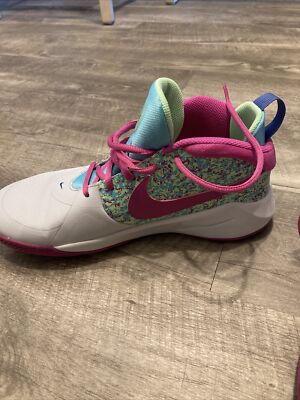 Size 6 (GS) - Nike Team Hustle D9 Digi Low White | Compra online en eBay