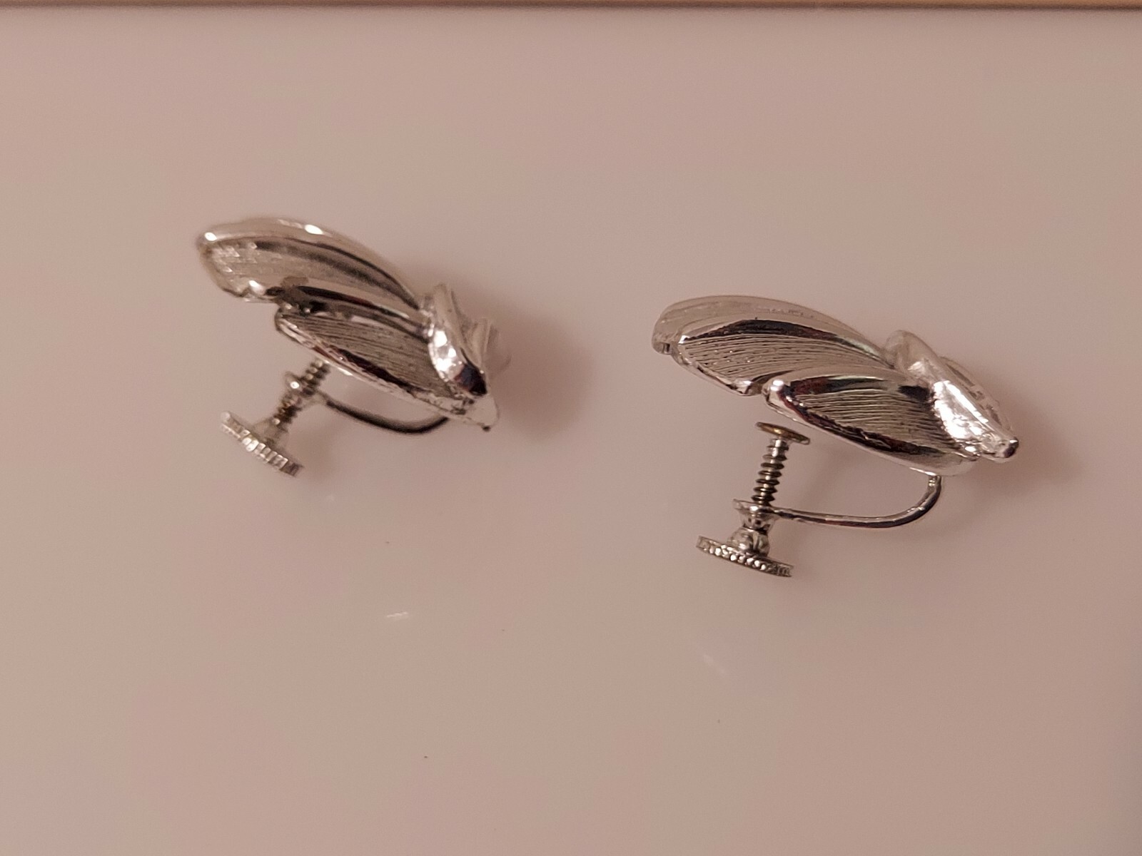 Lisner screwback abstract seashell design clip ea… - image 5